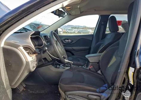 2017 Jeep Cherokee Latitude z USA, uszkodzony, nr VIN 1C4PJMCS7HW512914